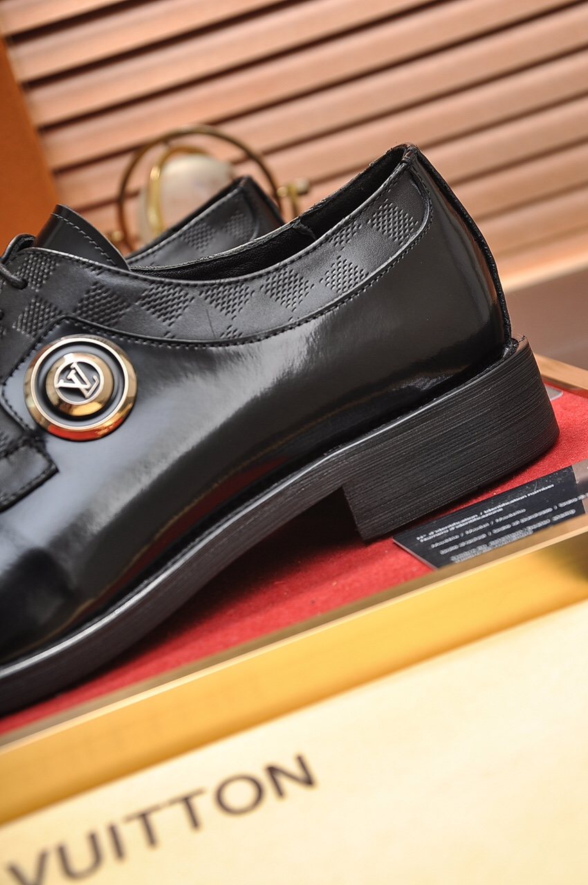 Louis Vuitton Black Glossy Lace-Up Dress Shoes